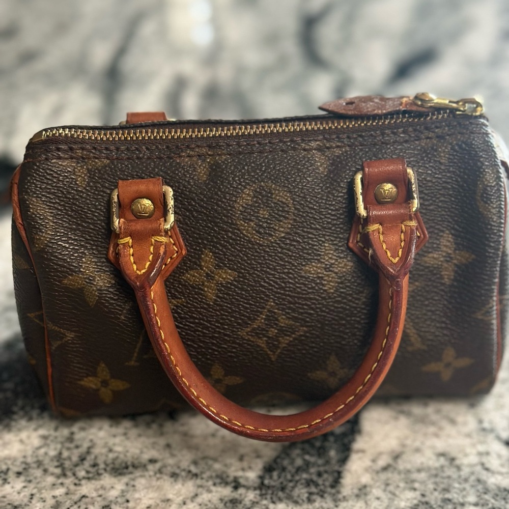 Vintage Louis Vuitton mini speedy